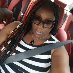 Meet your Posher, Kira